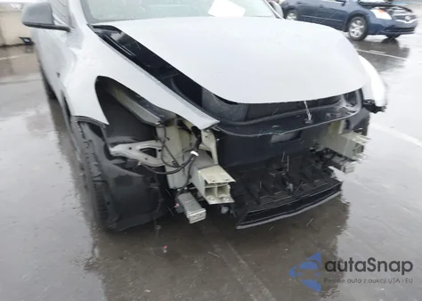 2022 Tesla Model Y Performance Dual Motor All-Wheel Drive z USA, uszkodzony, nr VIN 7SAYGDEF2NF405663